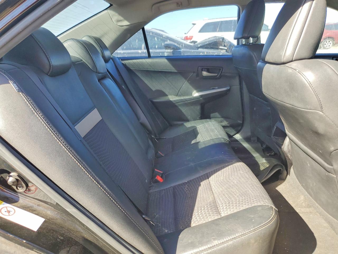 2014 TOYOTA CAMRY SE photo 19