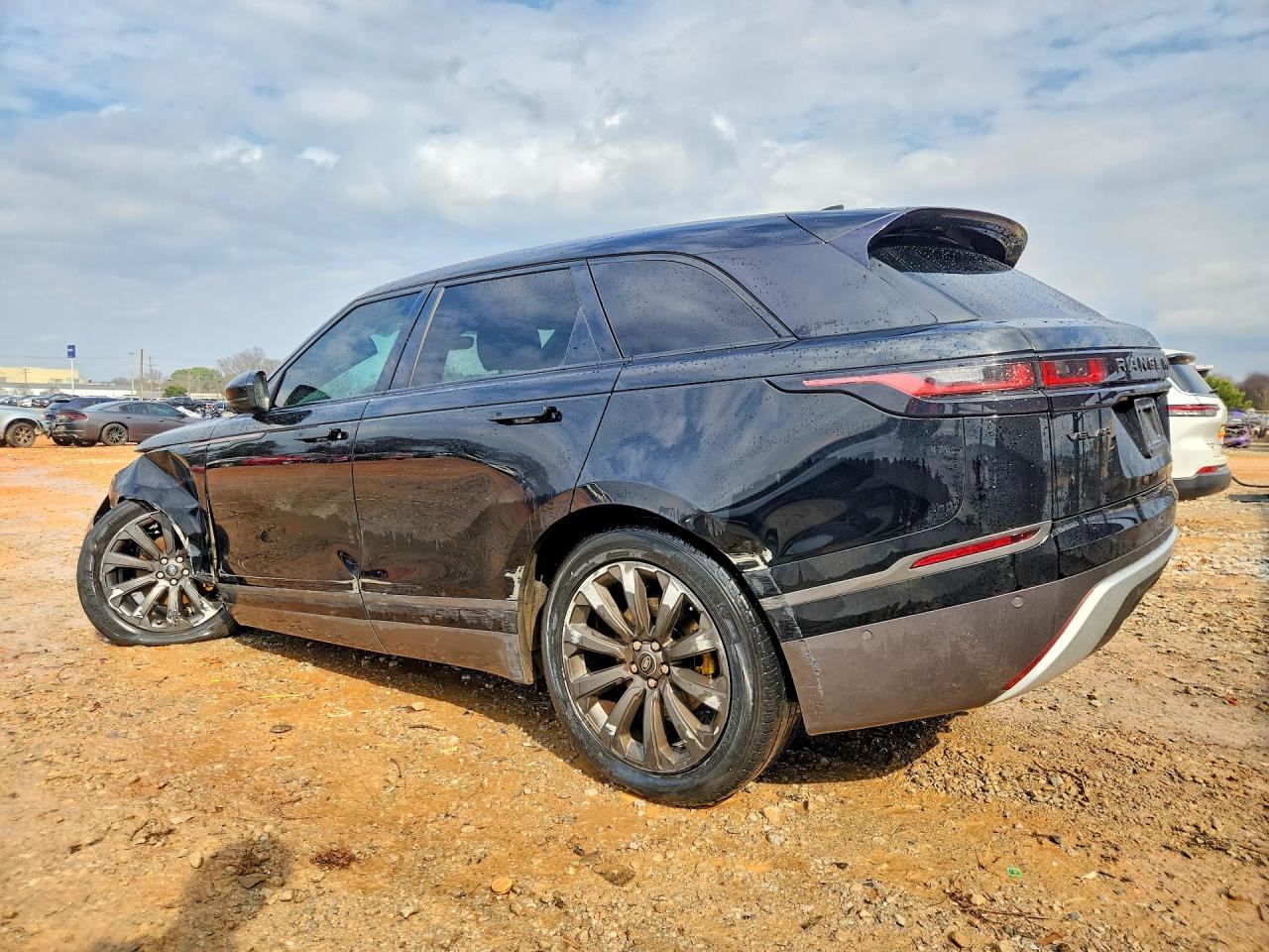2018 LAND ROVER RANGE ROVER VELAR R-DYNAMIC SE photo 2