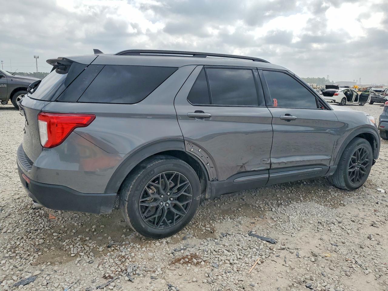 2023 FORD EXPLORER XLT photo 7