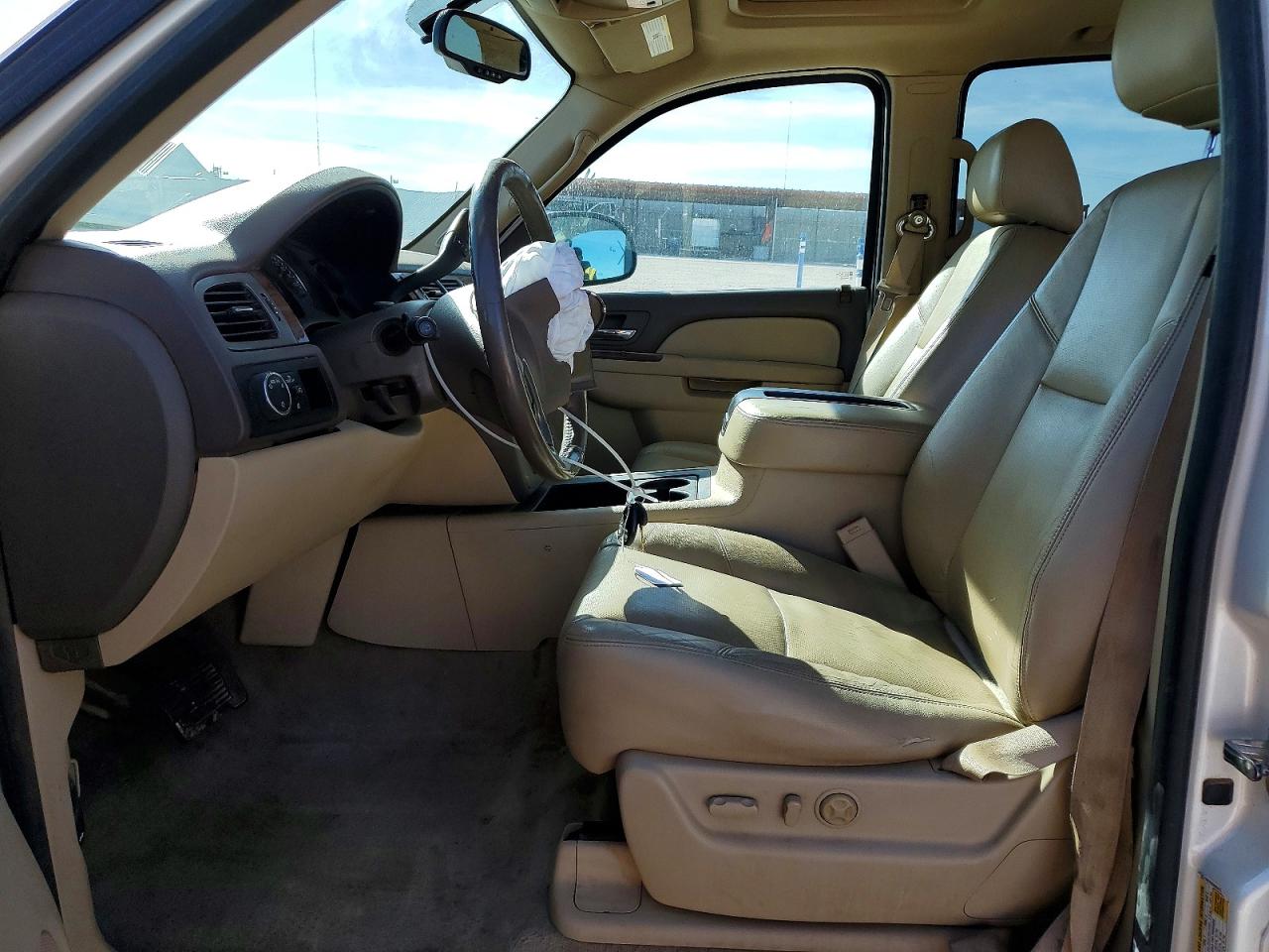 2013 GMC YUKON XL C1500 SLT photo 13