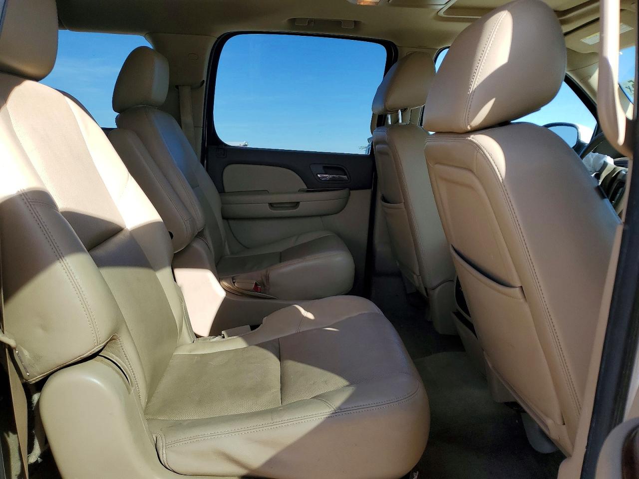 2013 GMC YUKON XL C1500 SLT photo 21