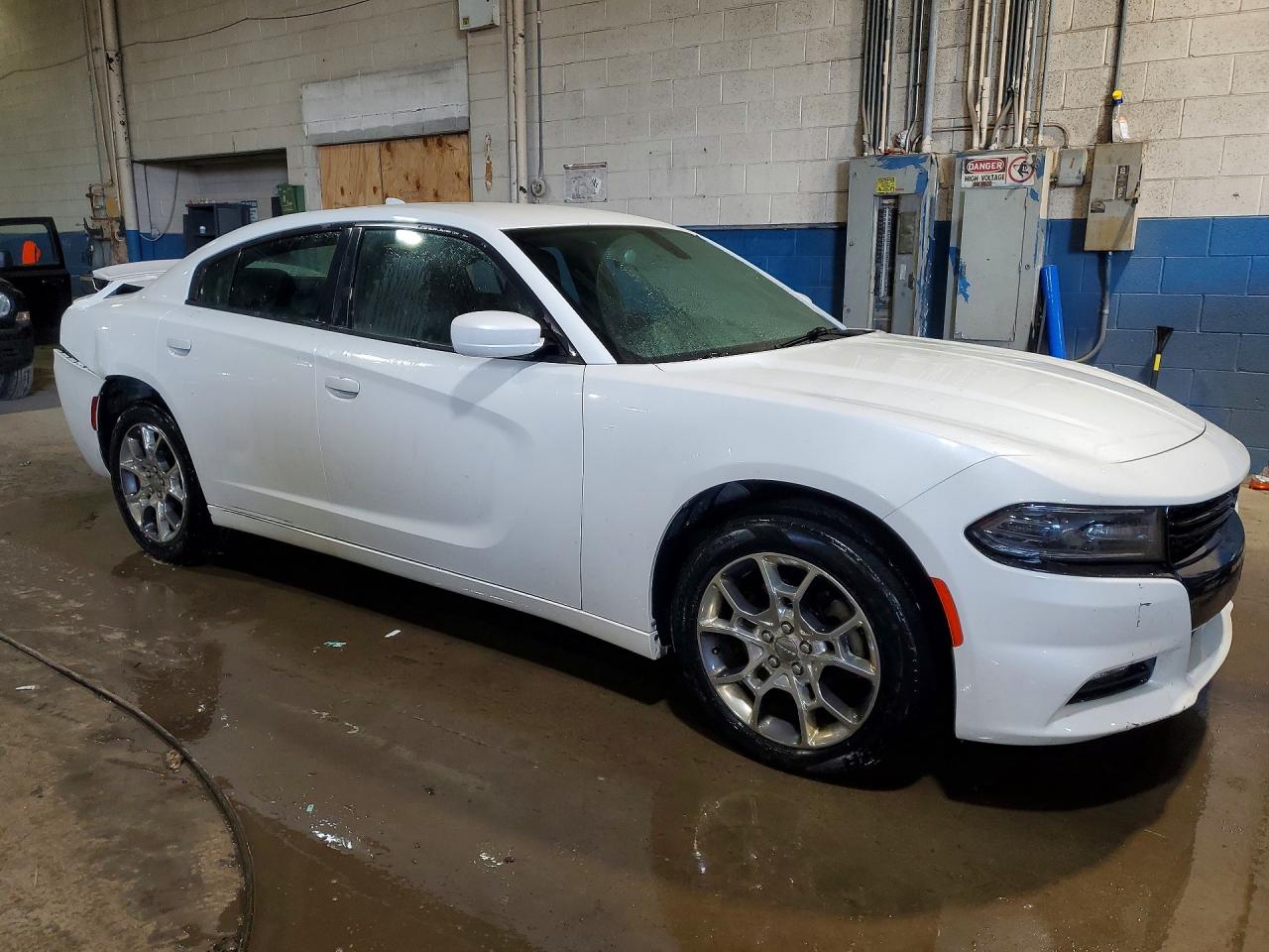 2016 DODGE CHARGER SXT photo 4
