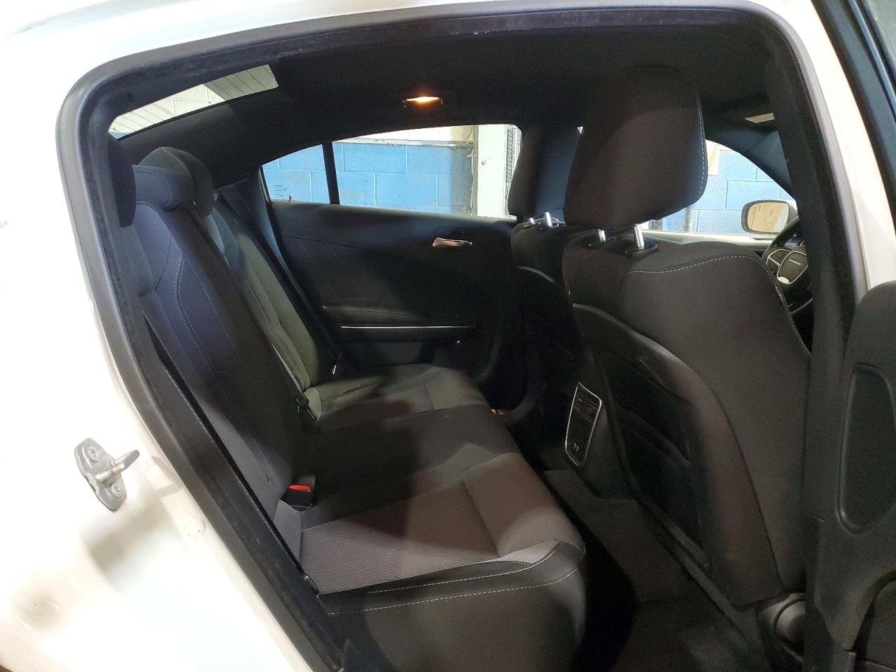 2016 DODGE CHARGER SXT photo 10