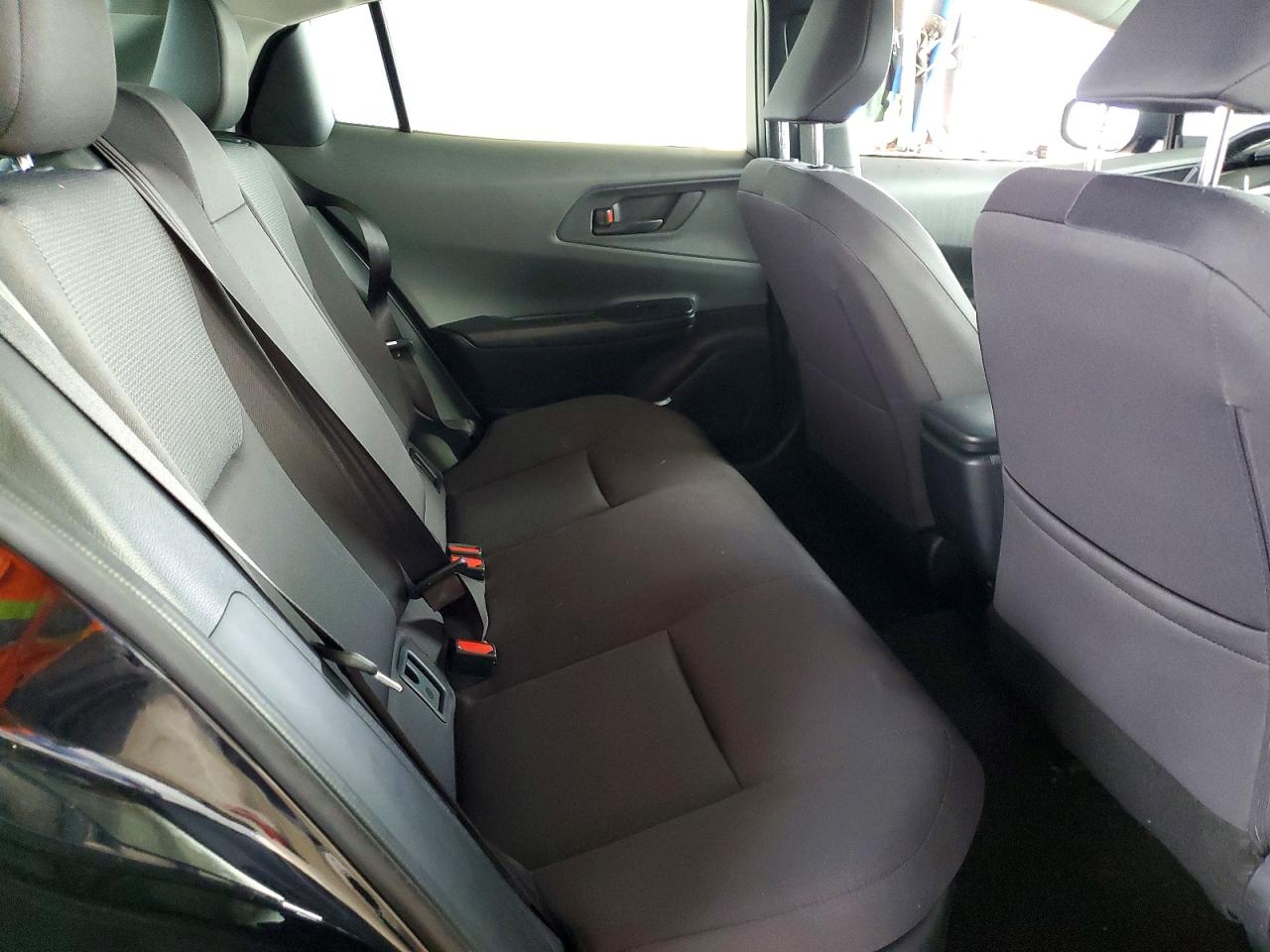 2025 TOYOTA PRIUS LE photo 10