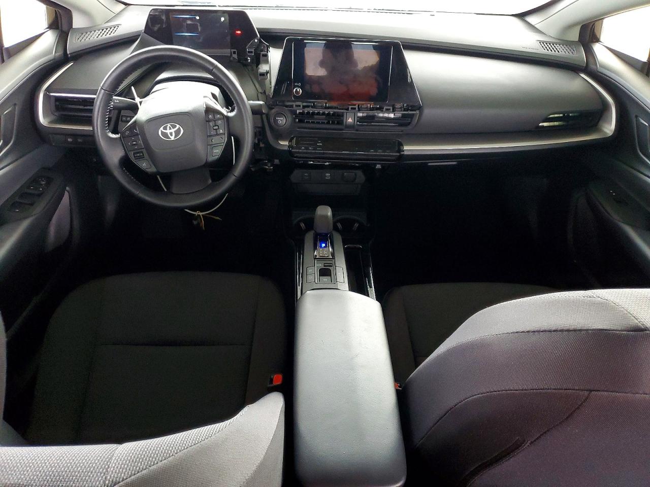 2025 TOYOTA PRIUS LE photo 8