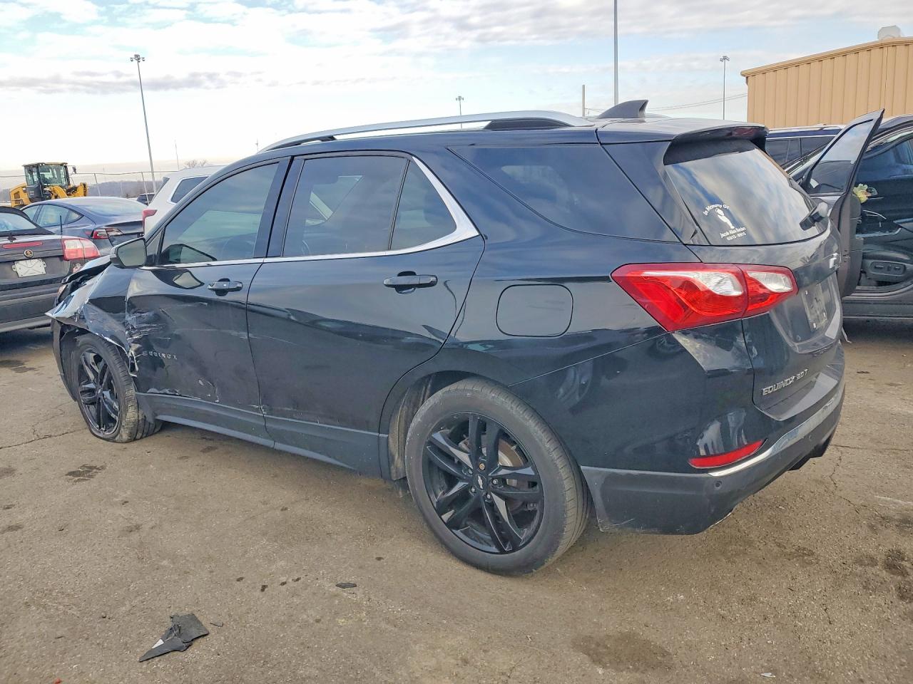2020 CHEVROLET EQUINOX LT photo 3