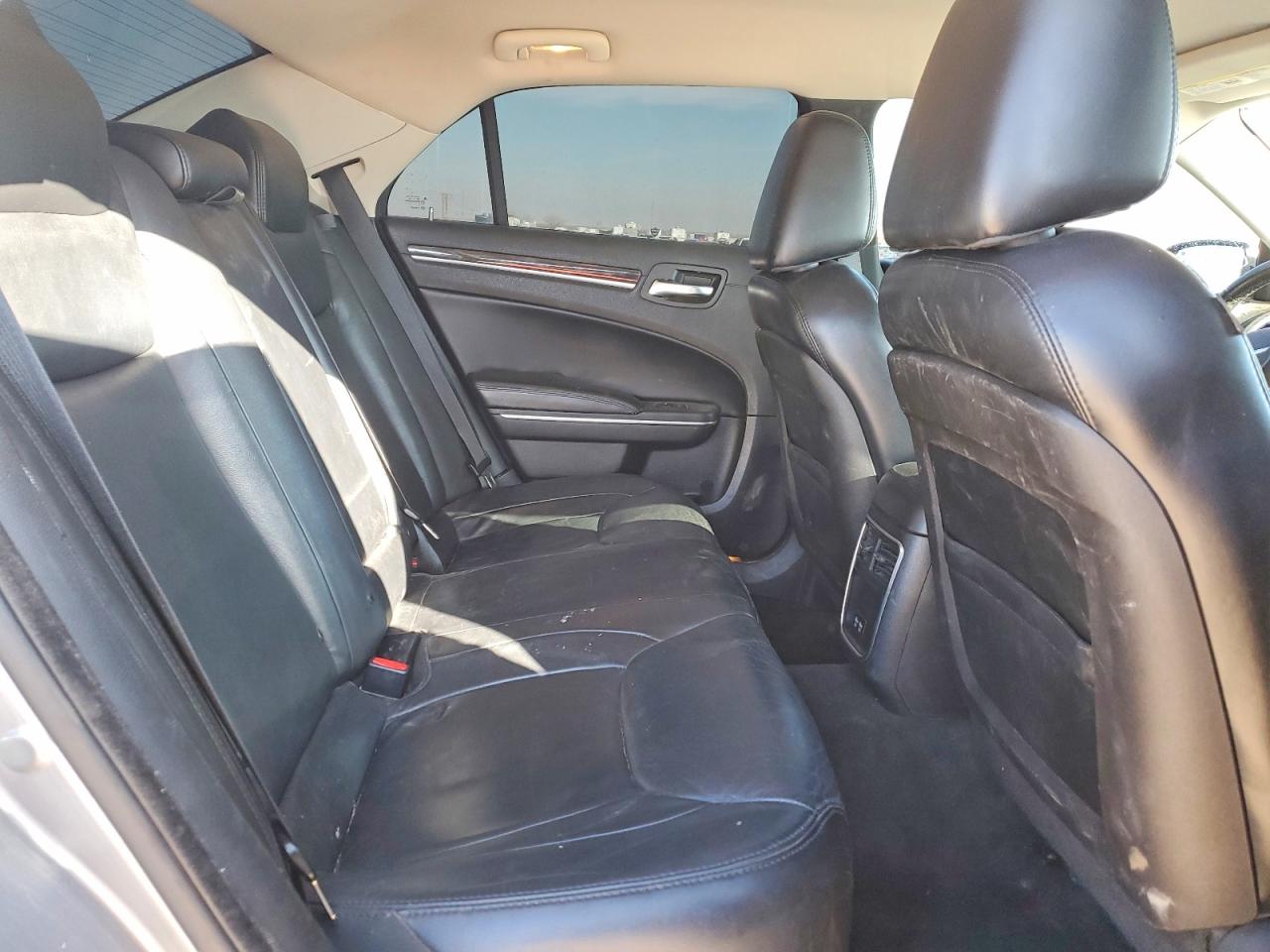2015 CHRYSLER 300 LIMITED photo 10