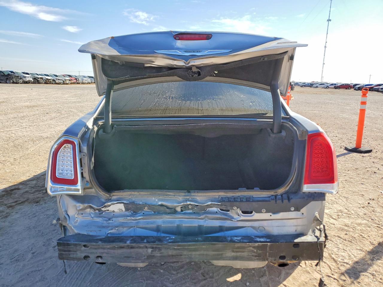 2015 CHRYSLER 300 LIMITED photo 6