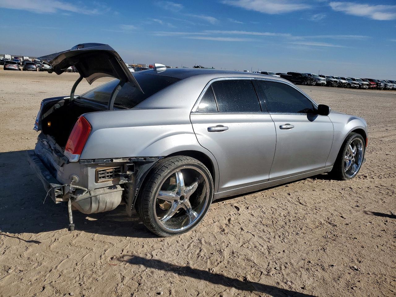 2015 CHRYSLER 300 LIMITED photo 3