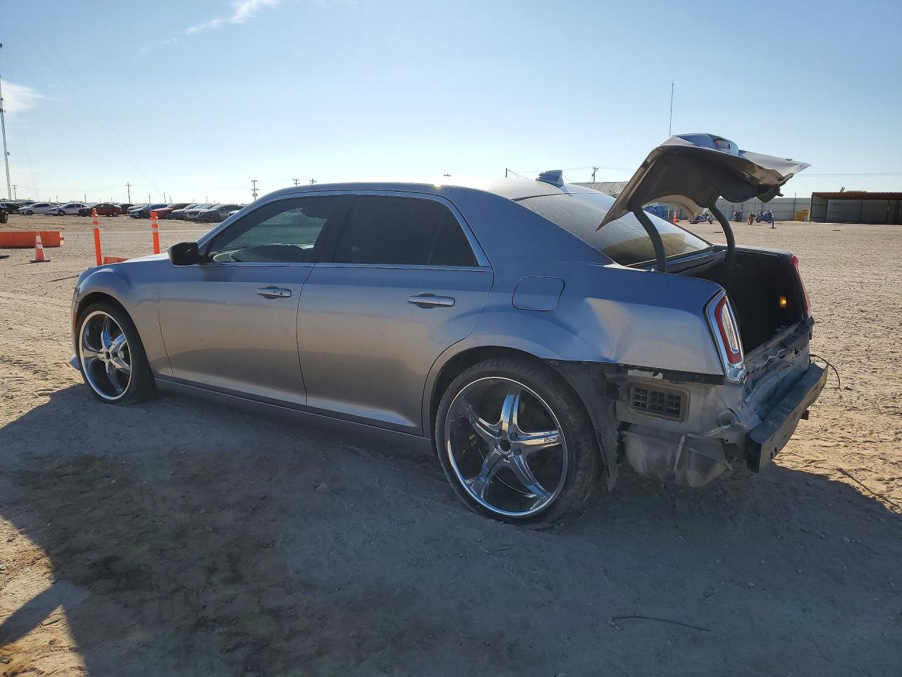 2015 CHRYSLER 300 LIMITED photo 2