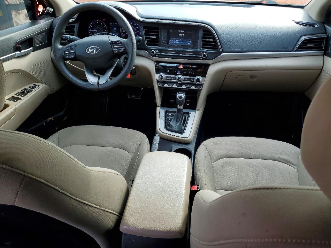 2020 HYUNDAI ELANTRA SE photo 8