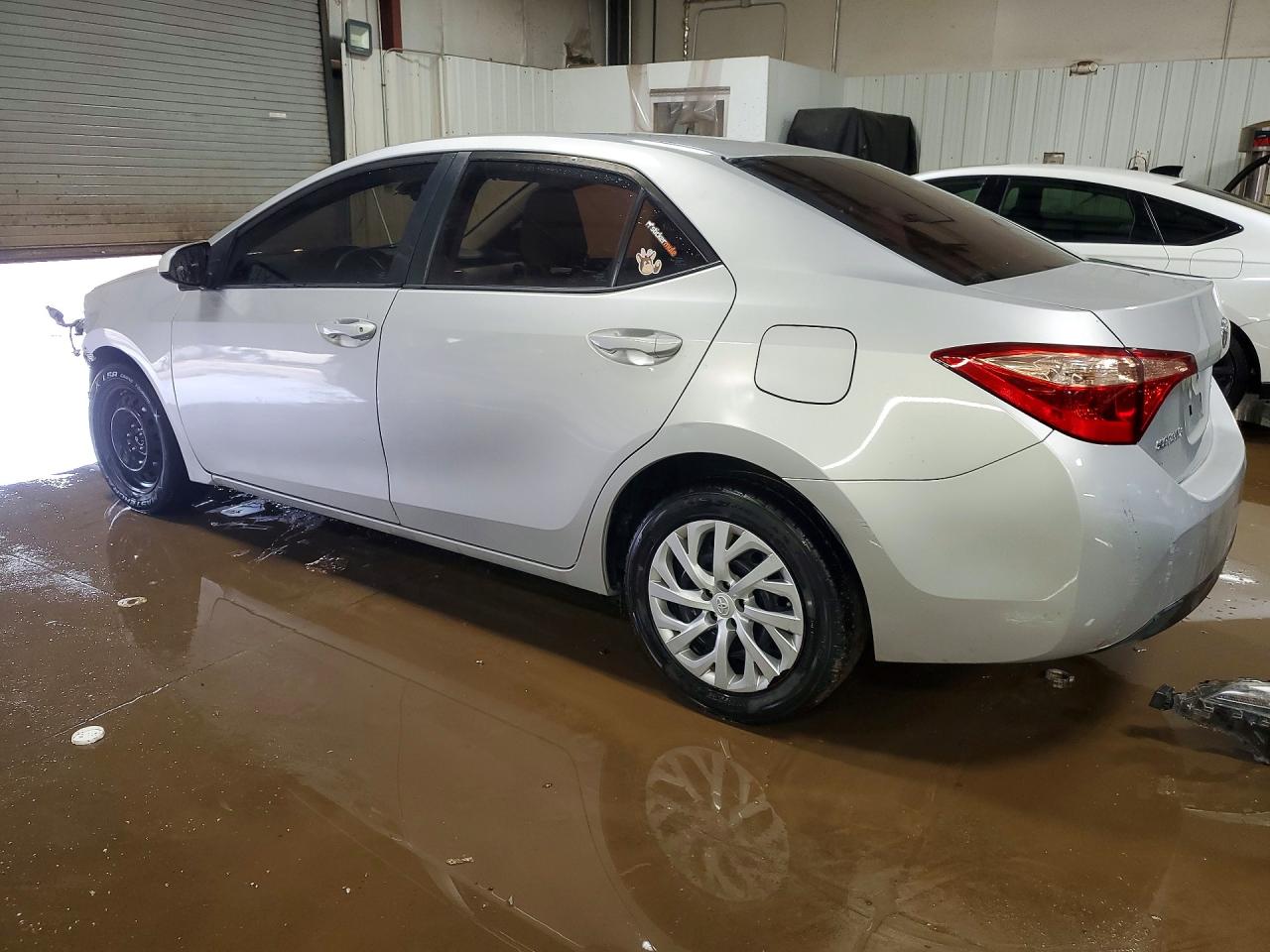 2019 TOYOTA COROLLA LE photo 2