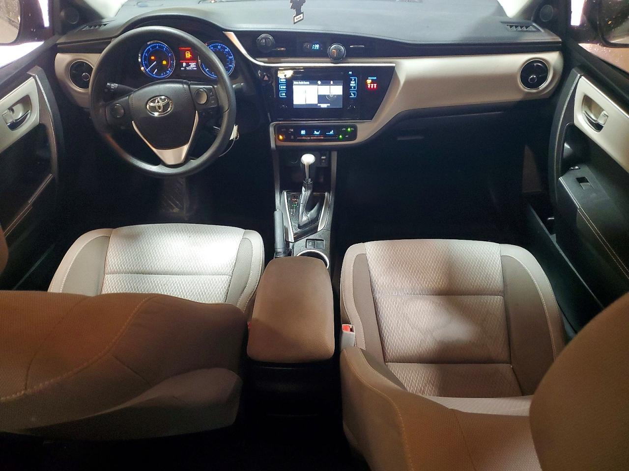 2019 TOYOTA COROLLA LE photo 8