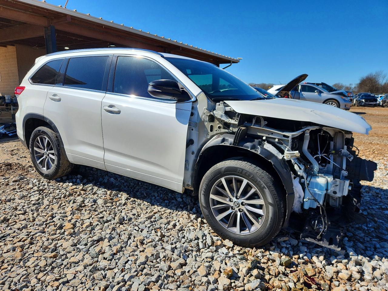 2017 TOYOTA HIGHLANDER XLE photo 4