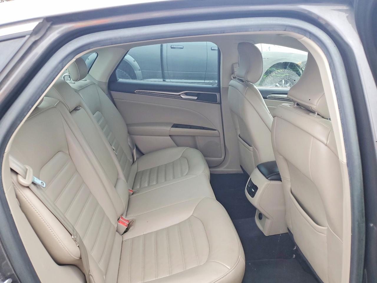 2017 FORD FUSION SE photo 28