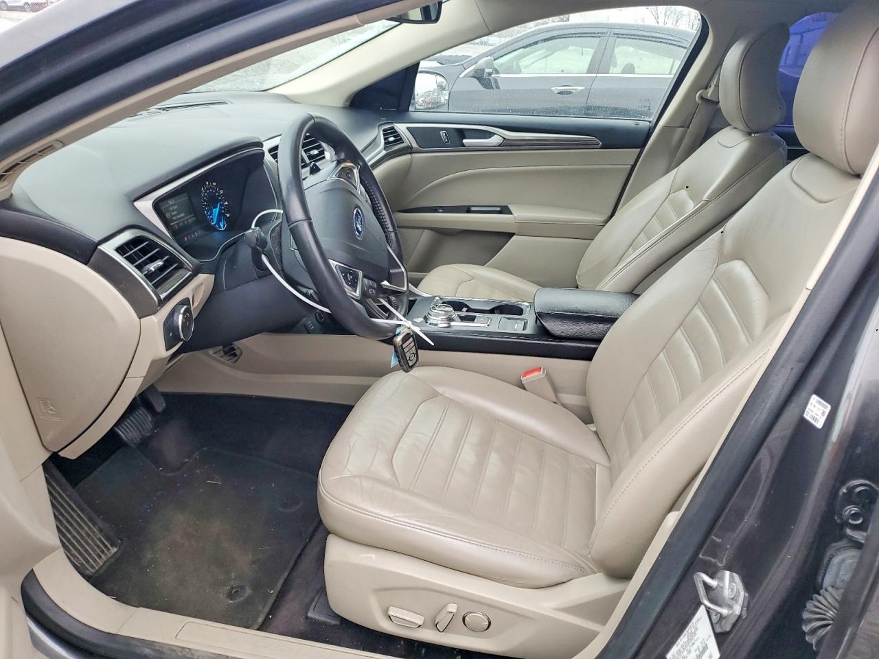 2017 FORD FUSION SE photo 19