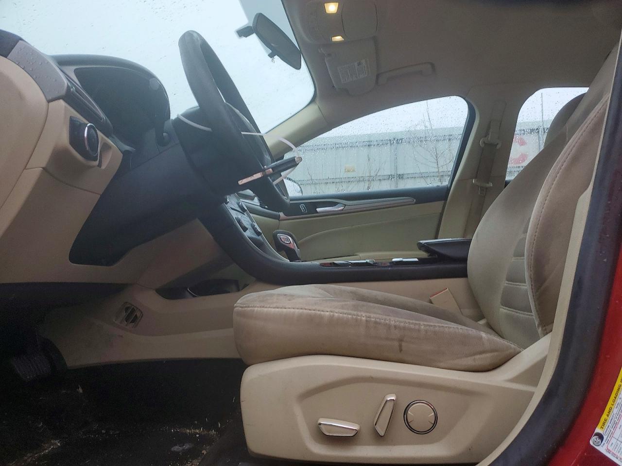 2014 FORD FUSION SE photo 19