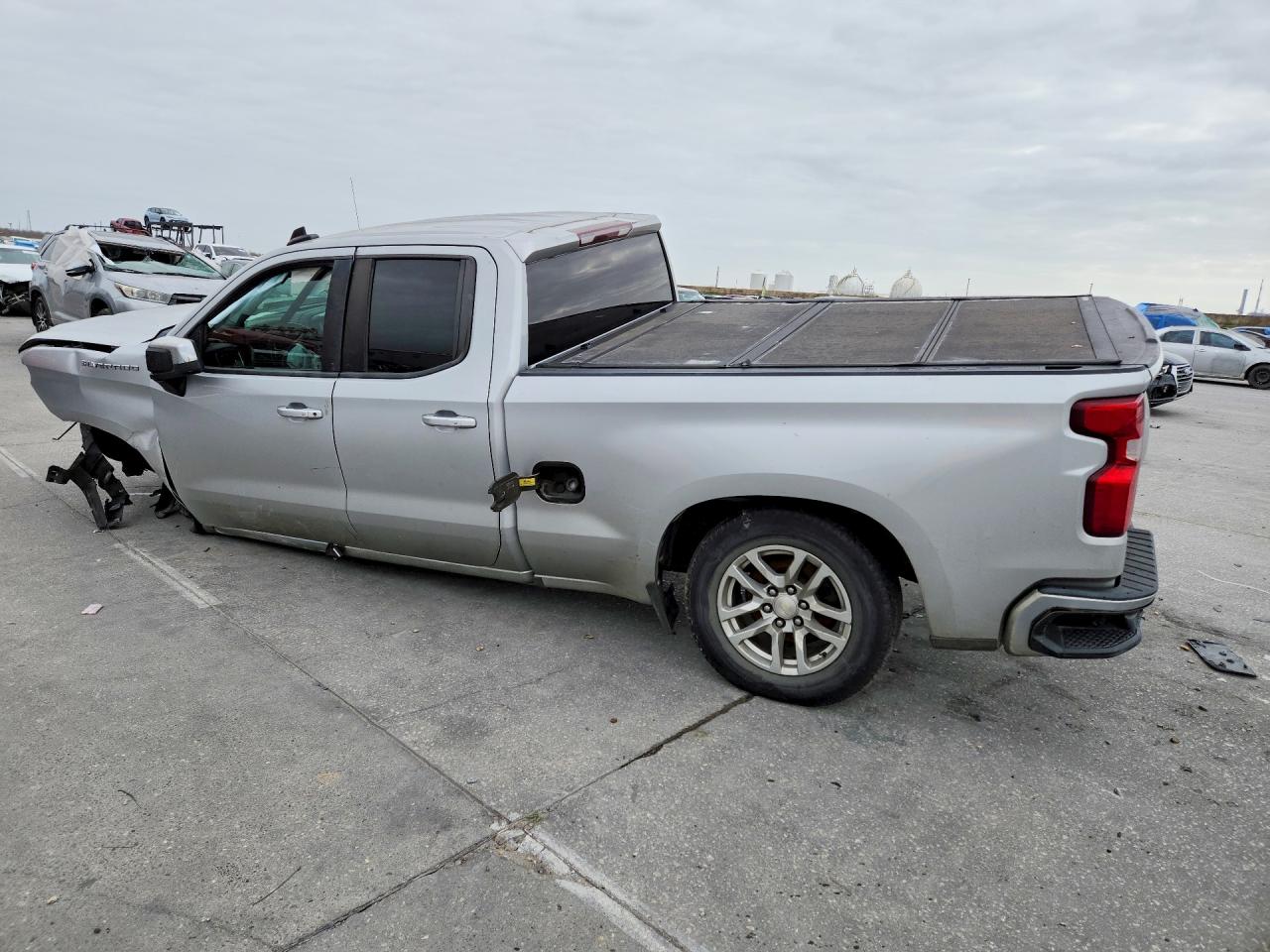 2019 CHEVROLET SILVERADO C1500 LT photo 3