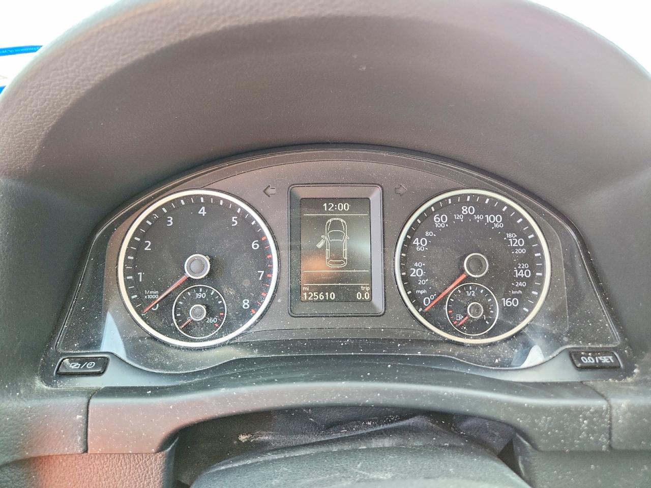 2016 VOLKSWAGEN TIGUAN S photo 25