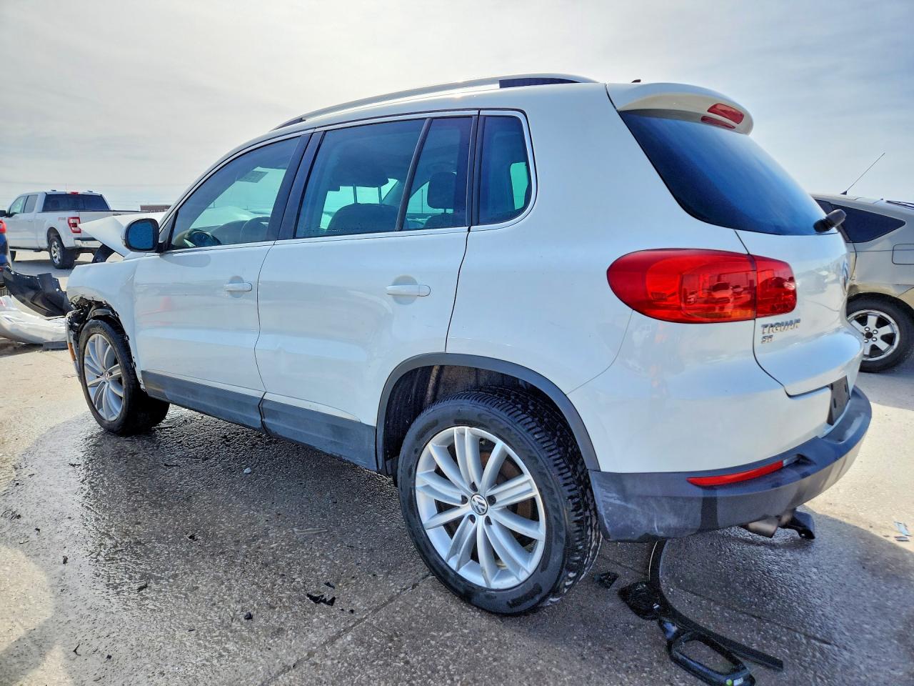 2016 VOLKSWAGEN TIGUAN S photo 4