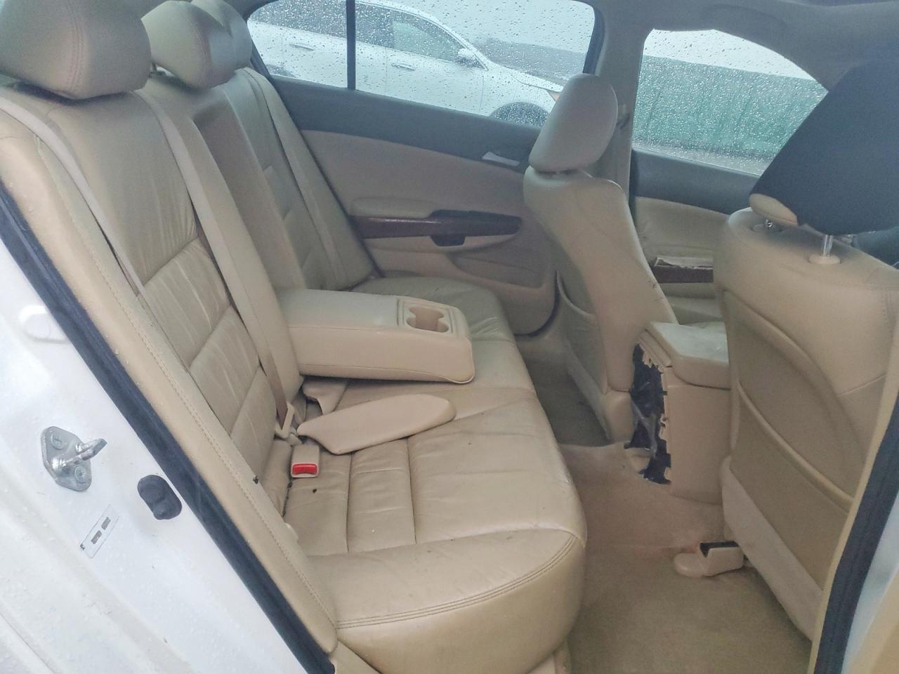 2010 HONDA ACCORD photo 19