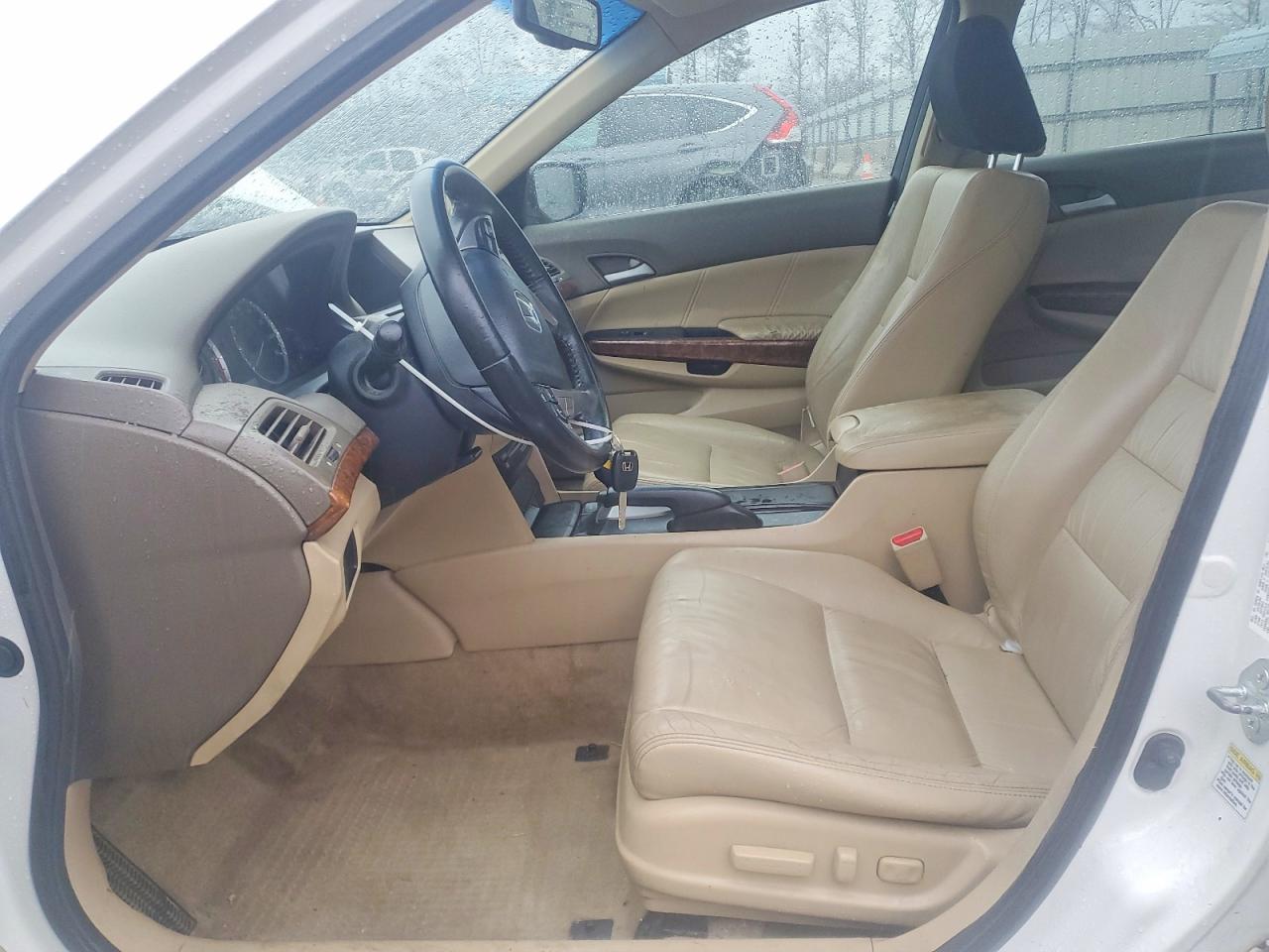 2010 HONDA ACCORD photo 13