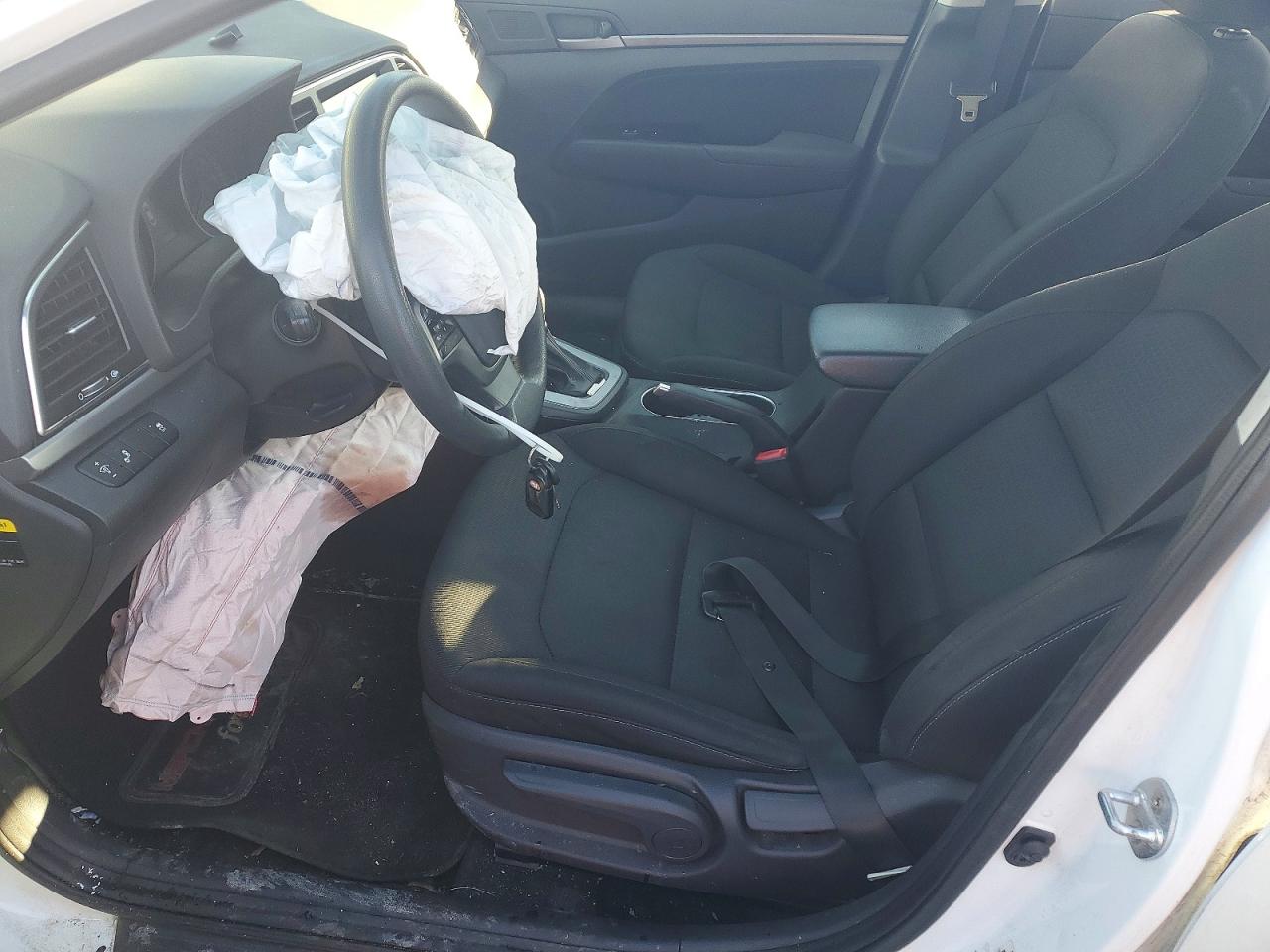 2018 HYUNDAI ELANTRA SEL photo 13