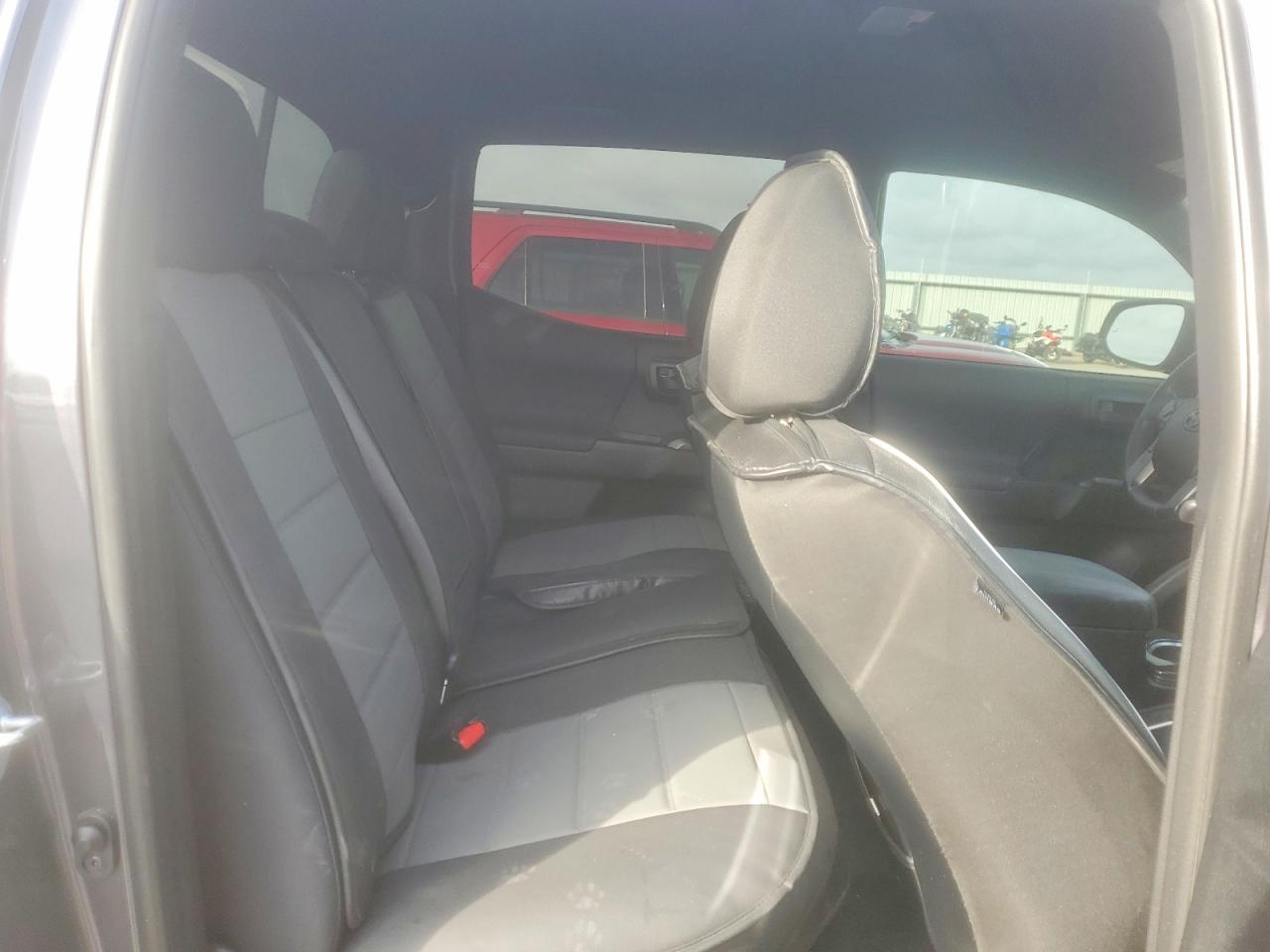2021 TOYOTA TACOMA TRD OFF-ROAD photo 10