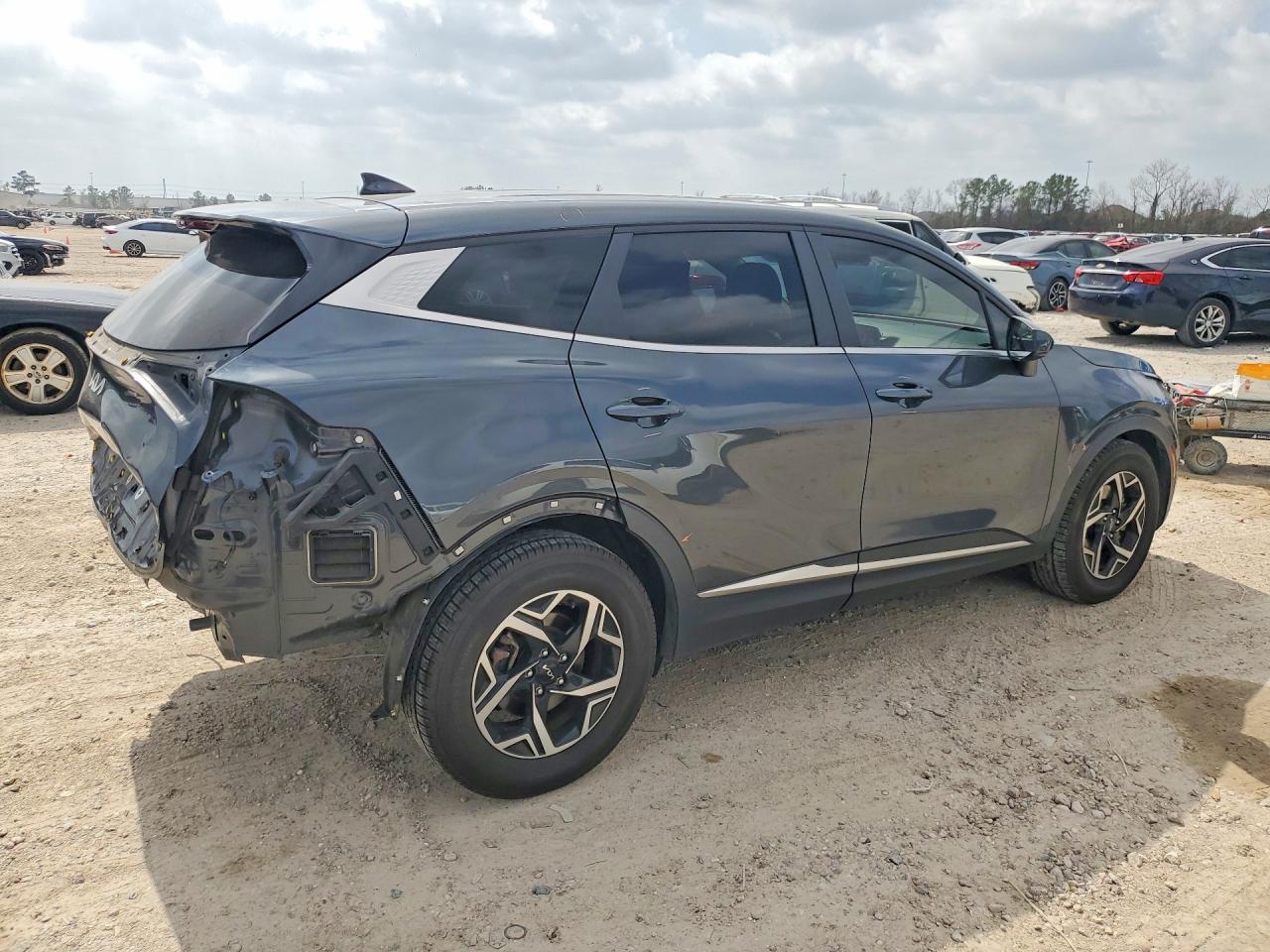 2023 KIA SPORTAGE LX photo 3