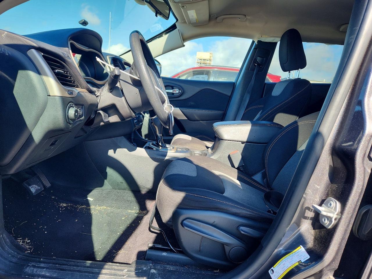 2018 JEEP CHEROKEE photo 13