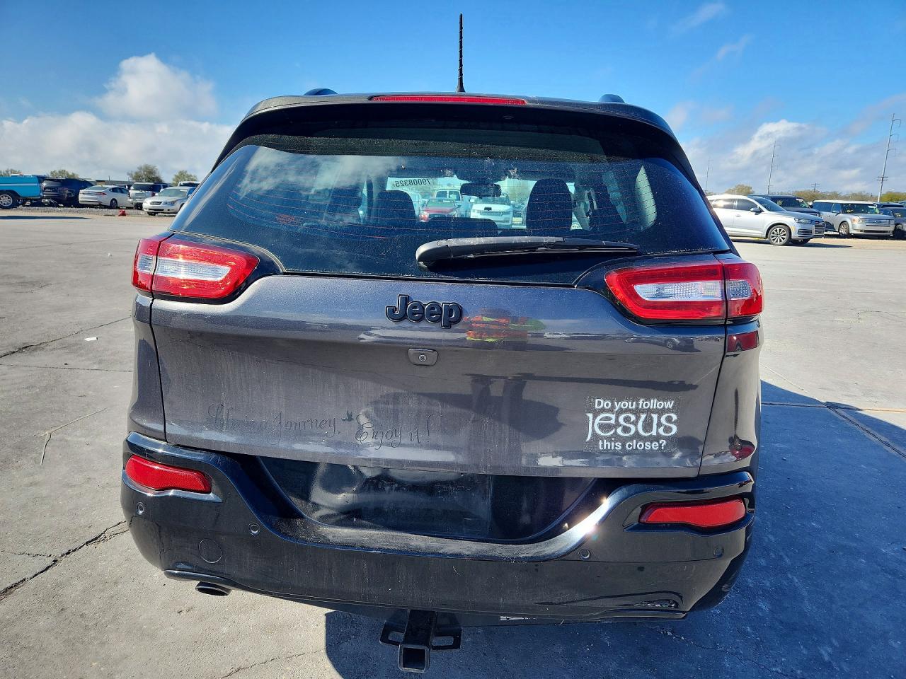 2018 JEEP CHEROKEE photo 11