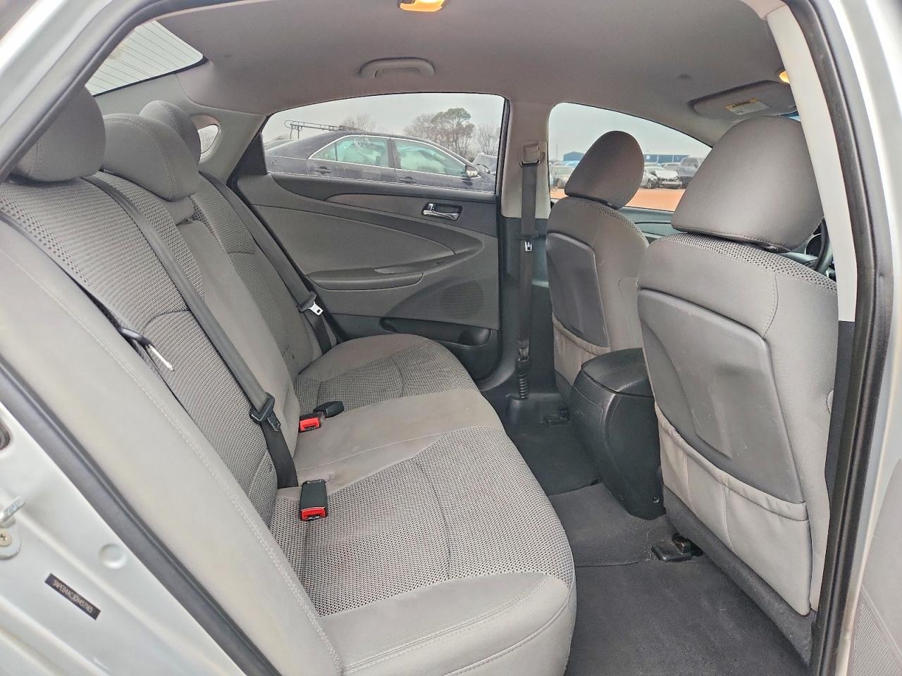 2012 HYUNDAI SONATA GLS photo 10