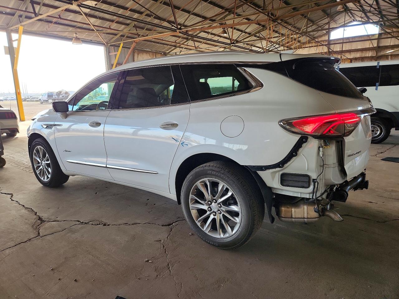 2022 BUICK ENCLAVE AVENIR photo 2