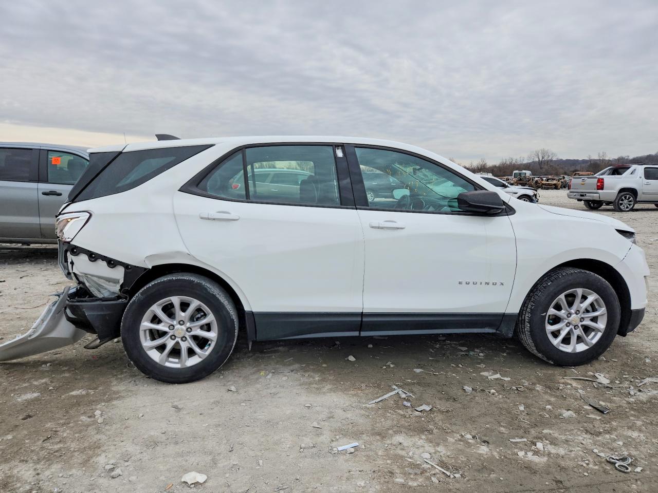2019 CHEVROLET EQUINOX LS photo 3