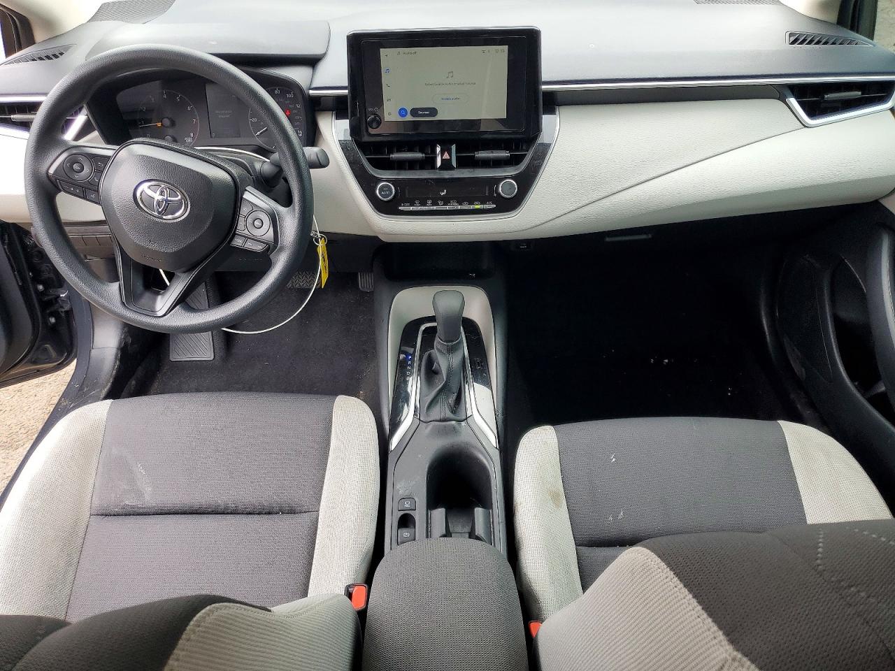 2025 TOYOTA COROLLA LE photo 8
