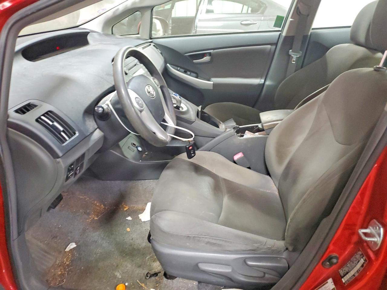 2011 TOYOTA PRIUS TWO photo 13