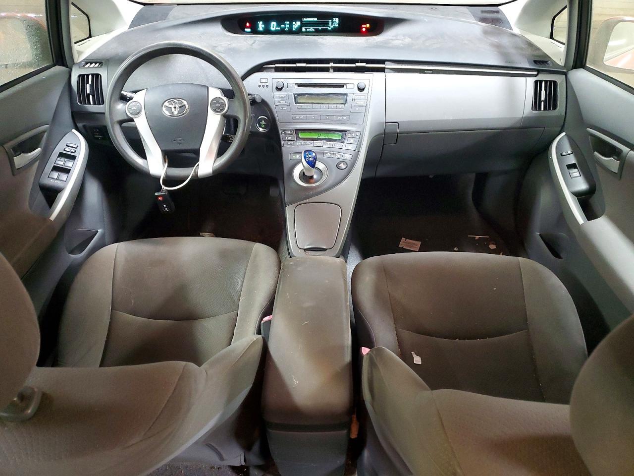 2011 TOYOTA PRIUS TWO photo 15