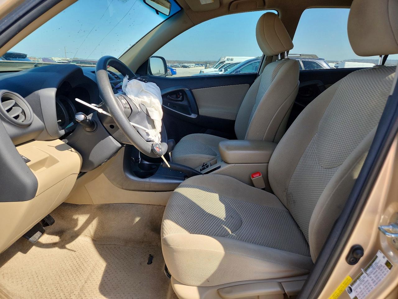 2011 TOYOTA RAV4 BASE photo 7