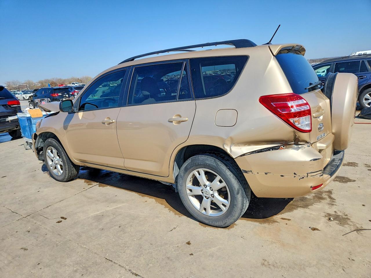 2011 TOYOTA RAV4 BASE photo 2