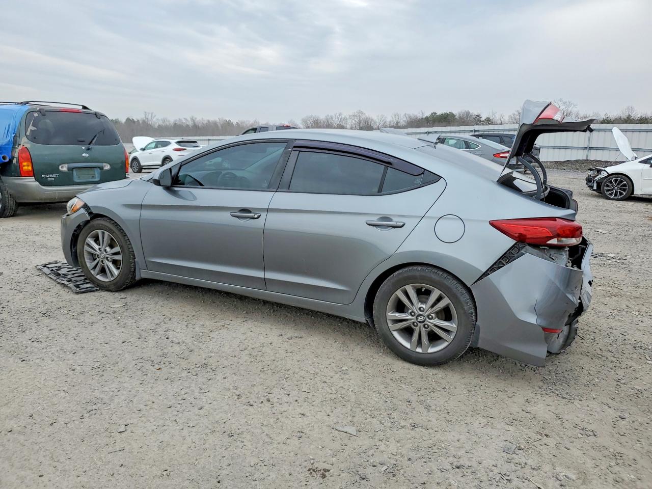 2017 HYUNDAI ELANTRA SE photo 2