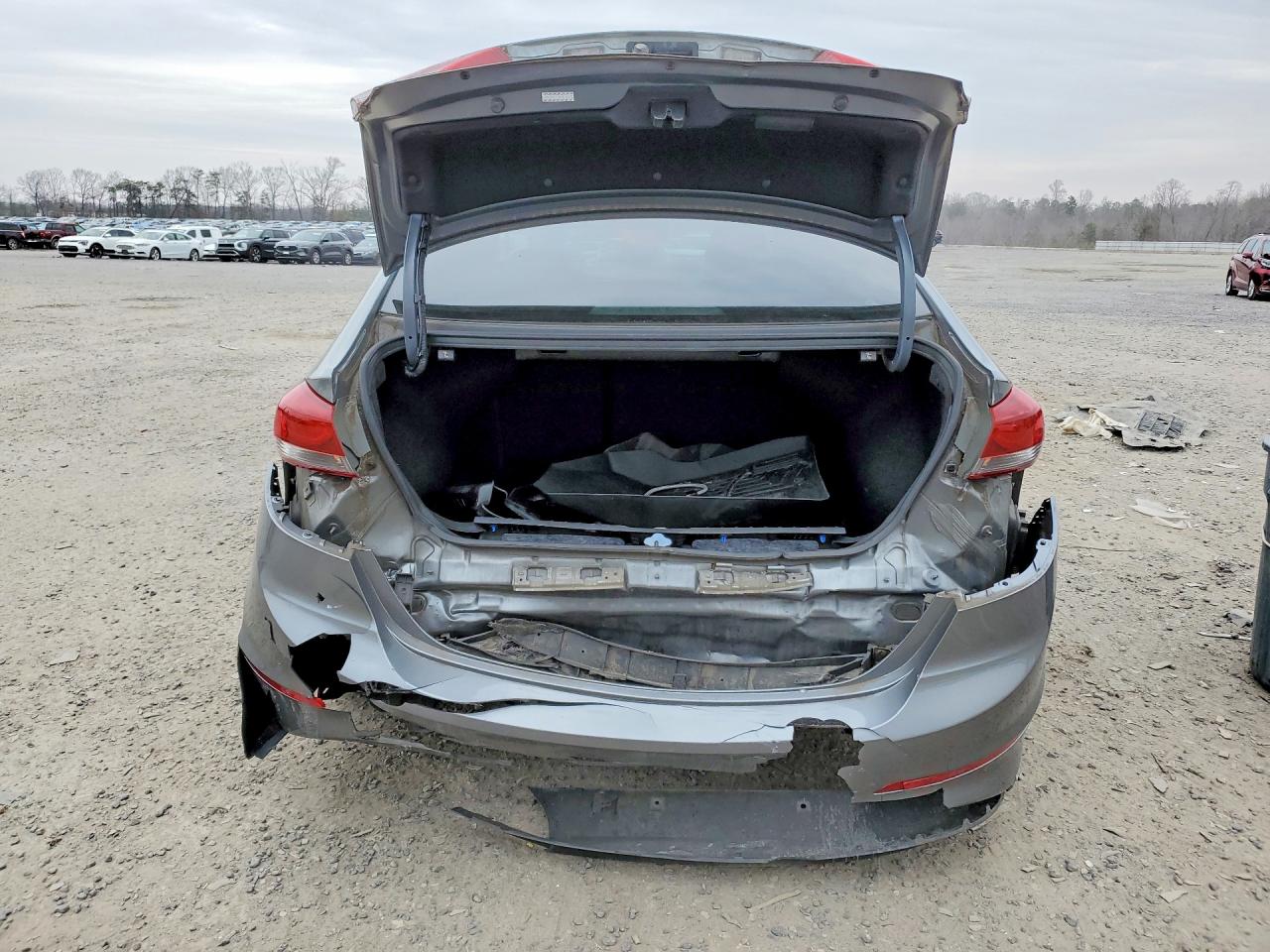 2017 HYUNDAI ELANTRA SE photo 6