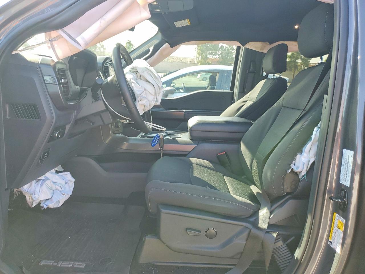 2024 FORD F150 XLT photo 19