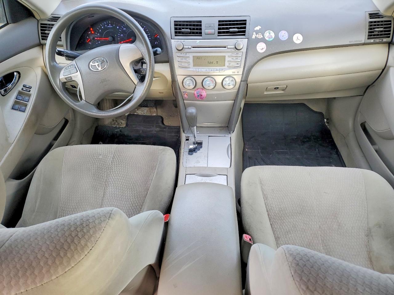 2011 TOYOTA CAMRY LE photo 15