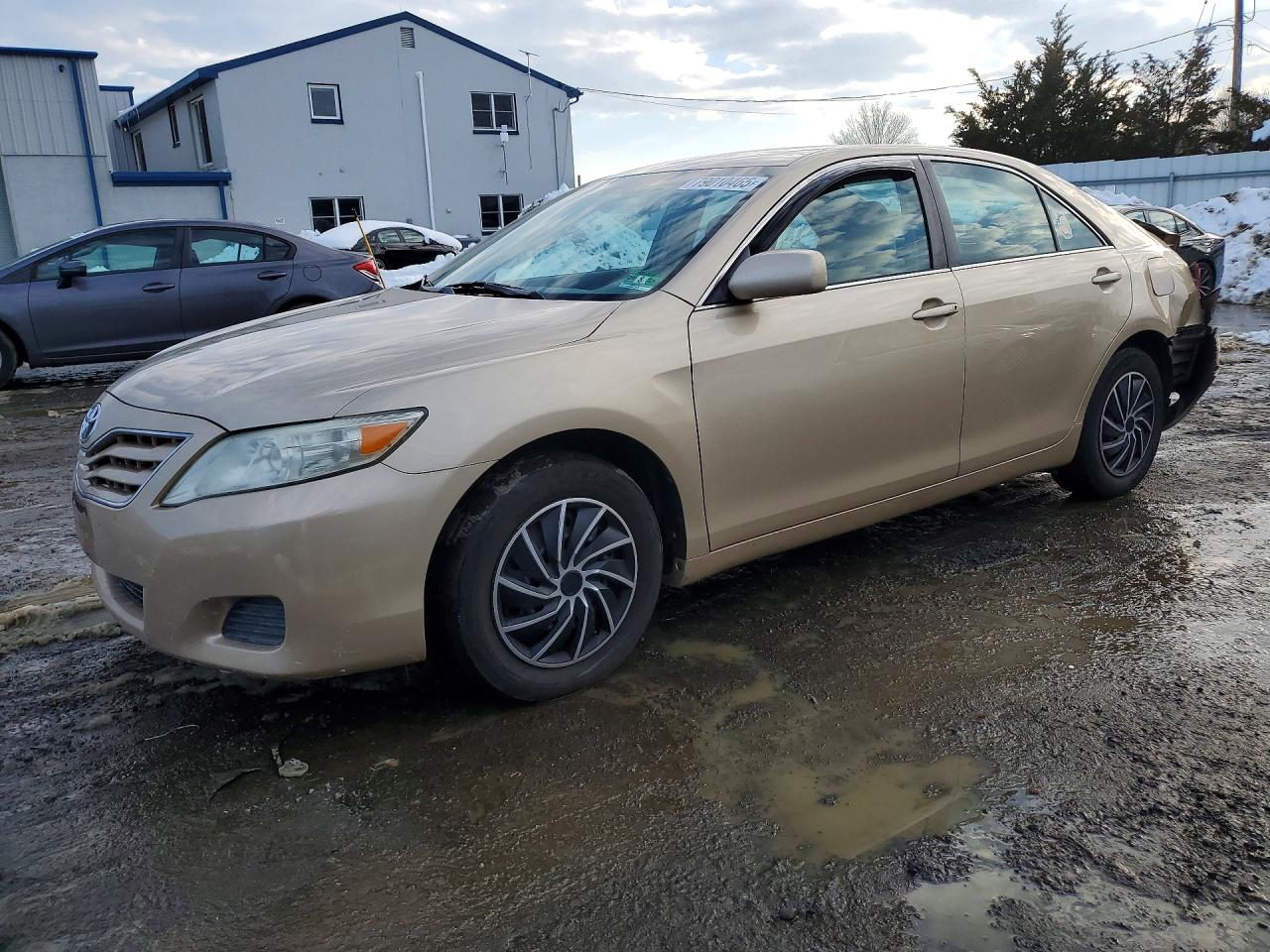 2011 TOYOTA CAMRY
