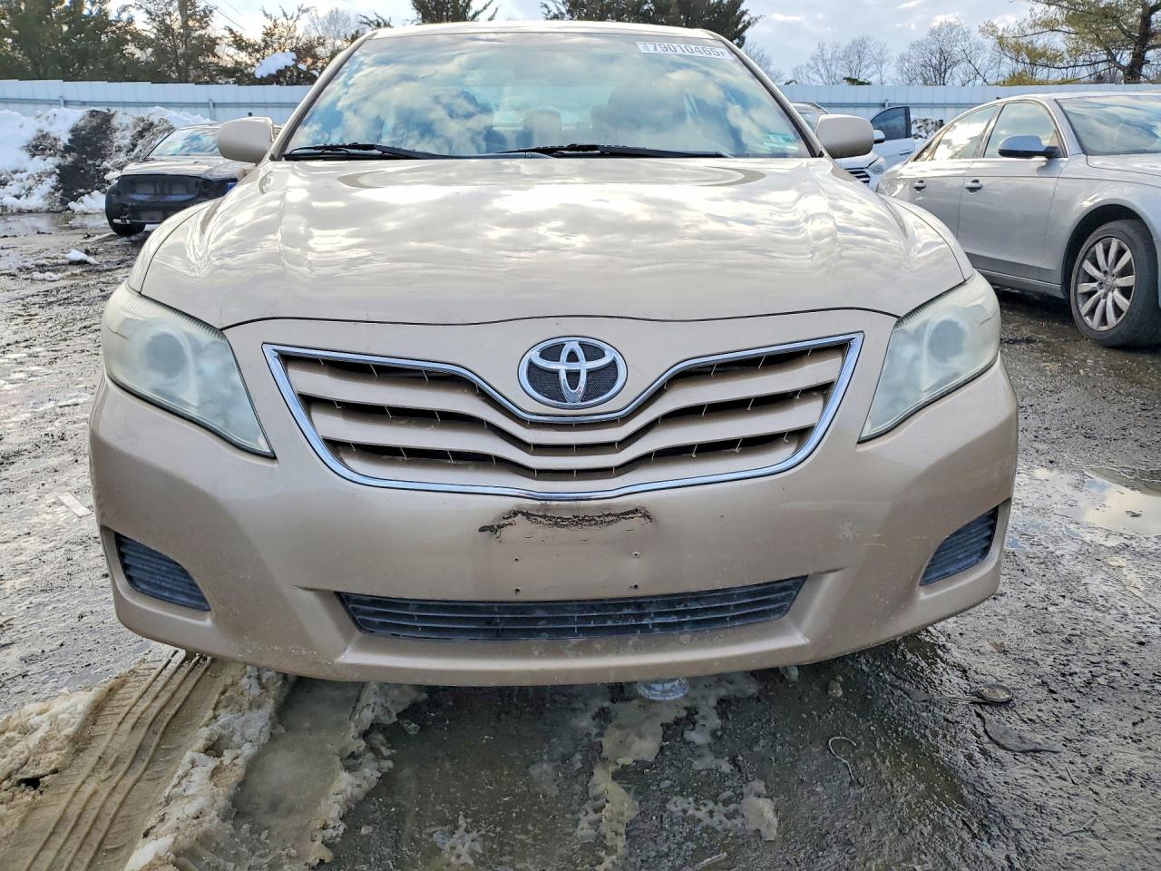 2011 TOYOTA CAMRY LE photo 9