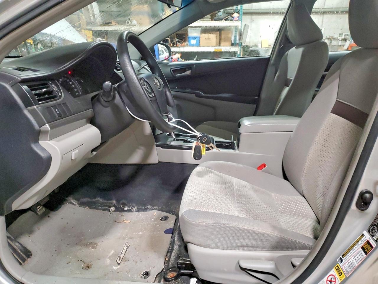 2012 TOYOTA CAMRY L photo 7