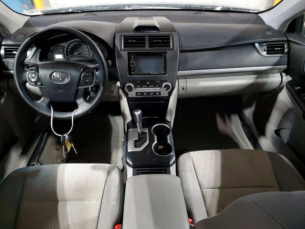 2012 TOYOTA CAMRY L photo 8