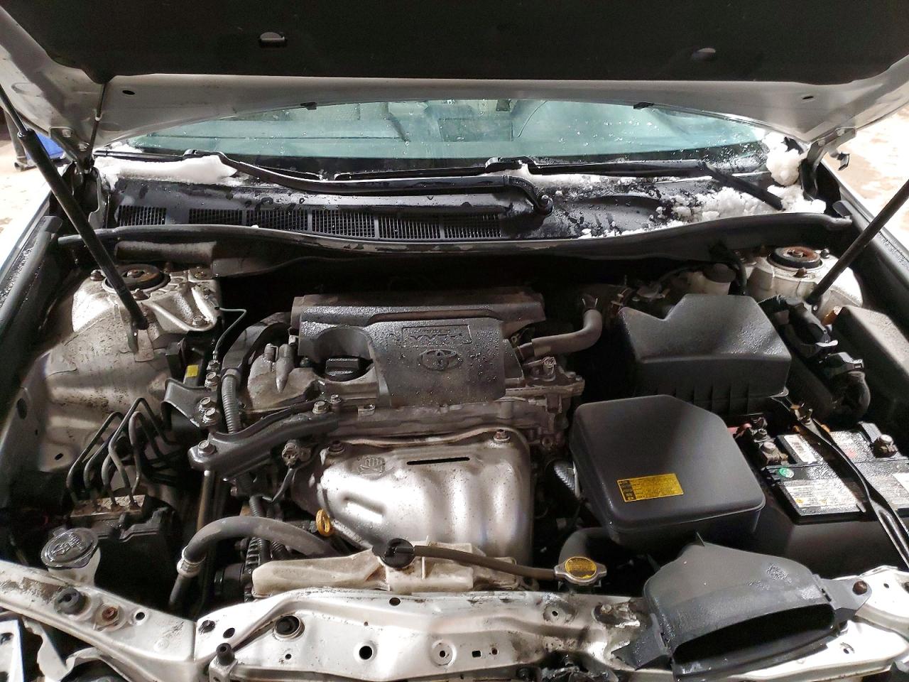 2012 TOYOTA CAMRY L photo 11