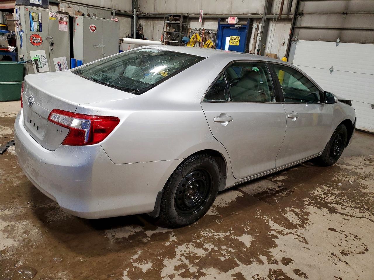 2012 TOYOTA CAMRY L photo 3