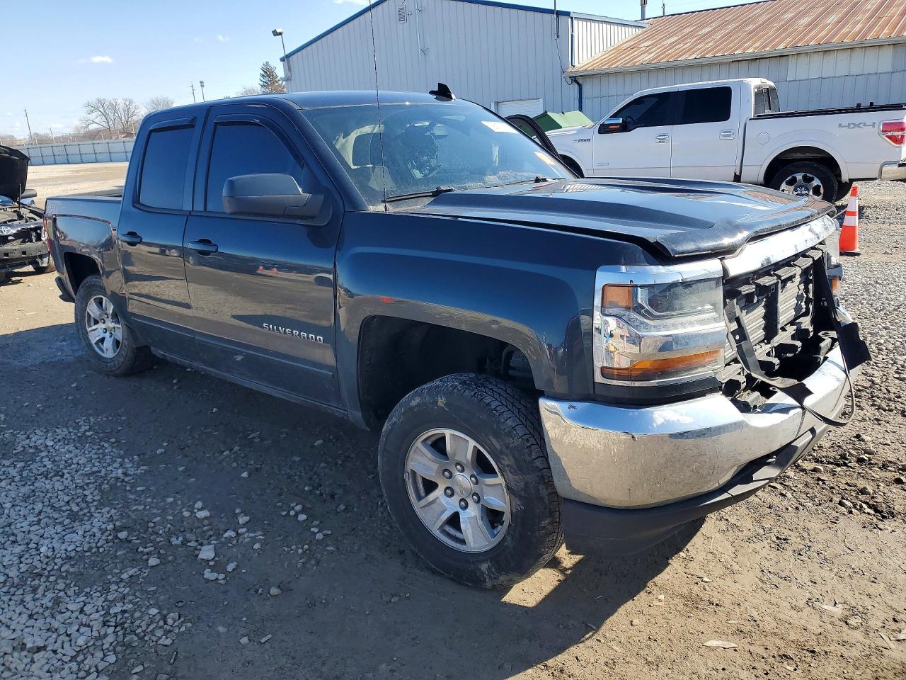 2018 CHEVROLET SILVERADO K1500 LT photo 4